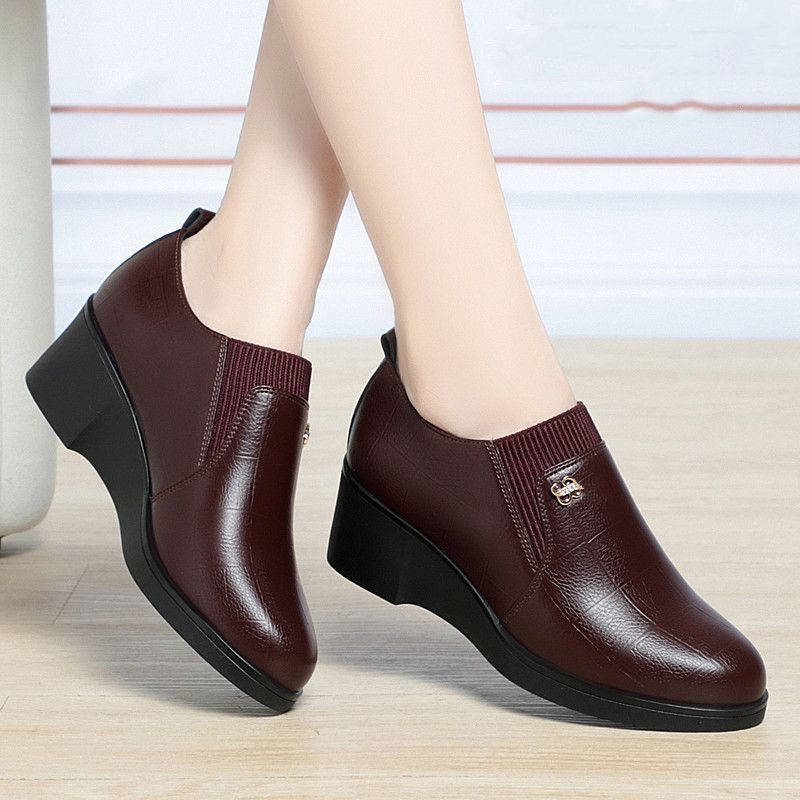 Taylor - Sleek Leather Wedges