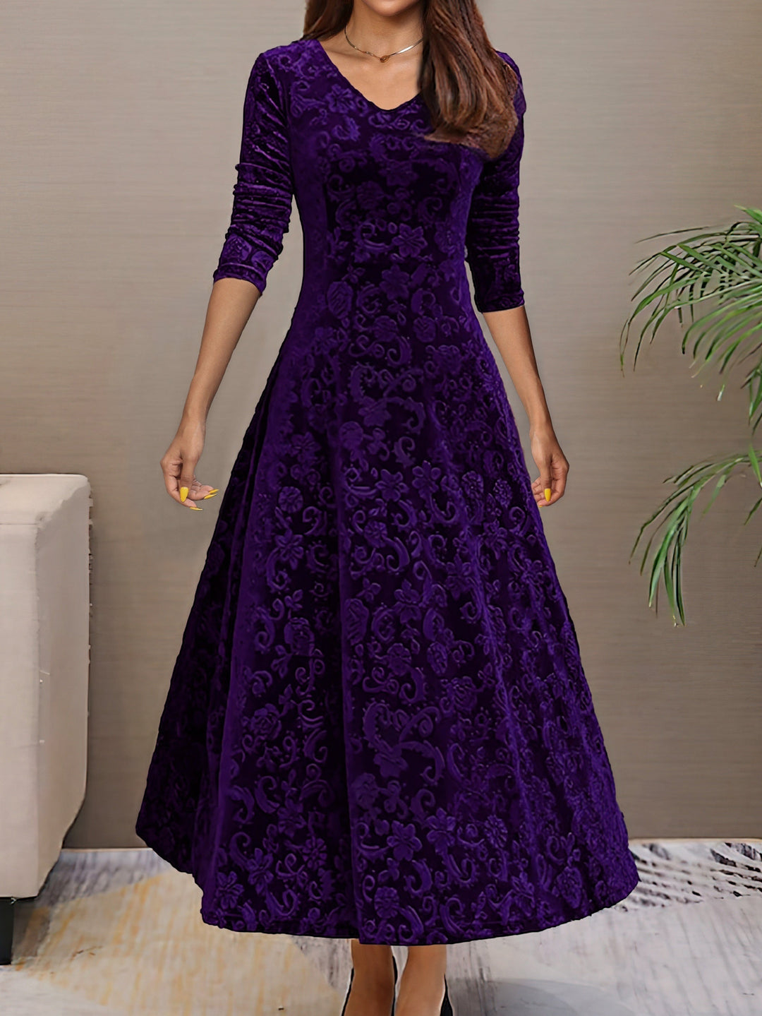 Henrietta - Luxurious Velvet Dress