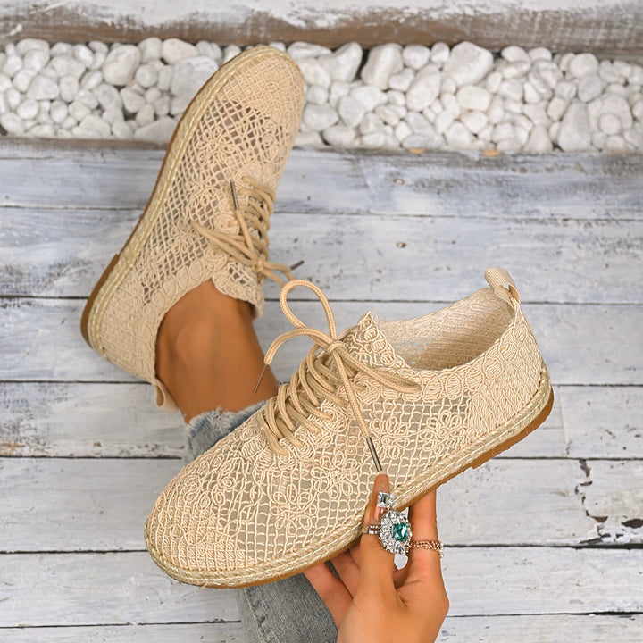 Petra - Breezy Embroidered Shoes