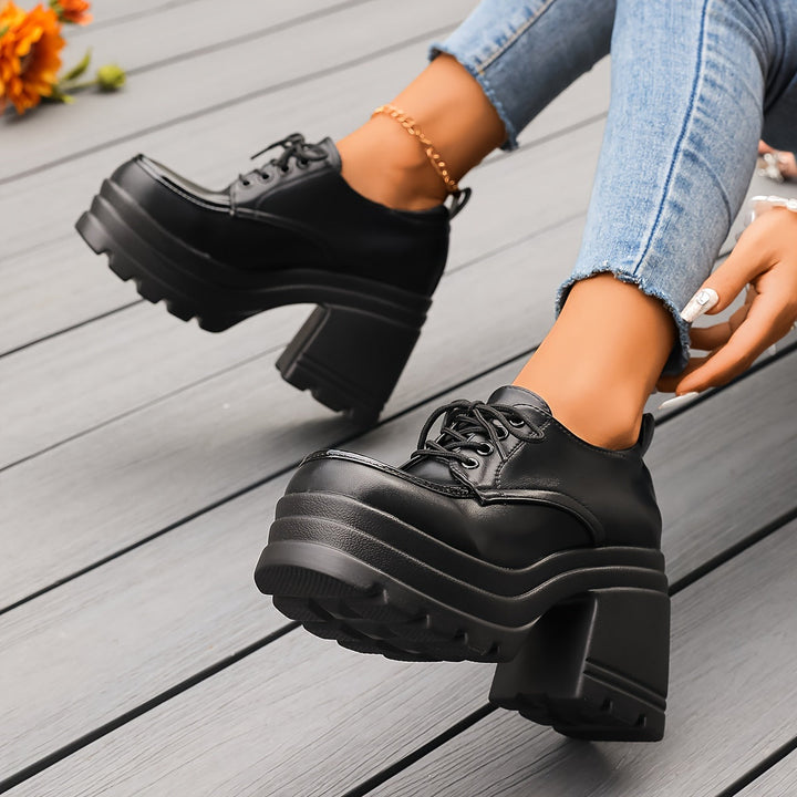 Freya - Sturdy Lace-Up Boots