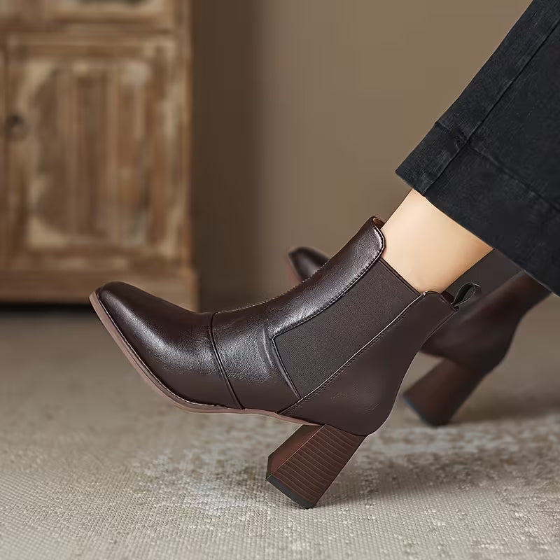 Oona - Sleek Ankle Boot