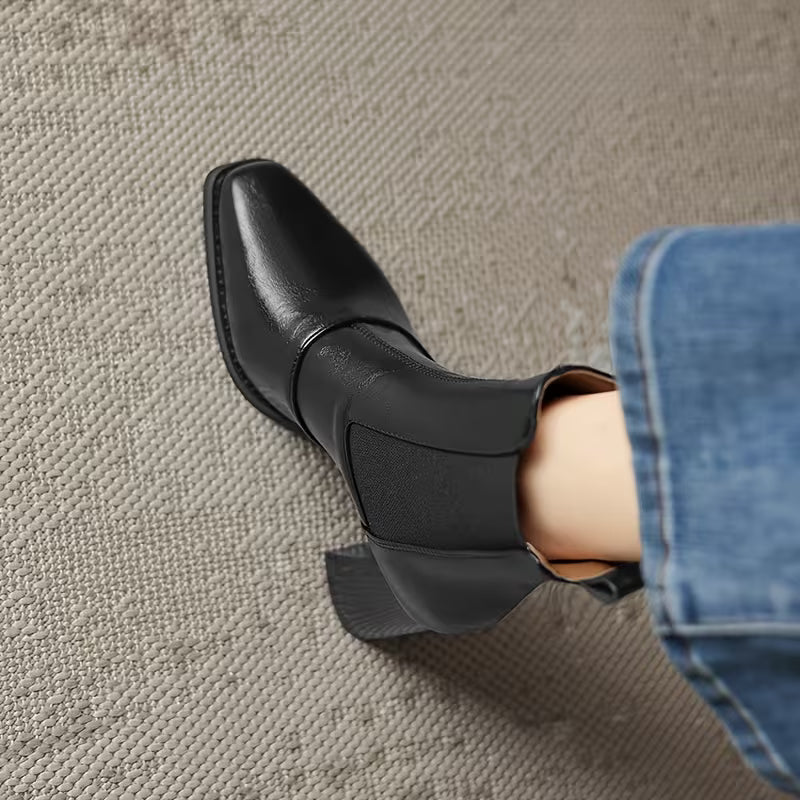 Oona - Sleek Ankle Boot