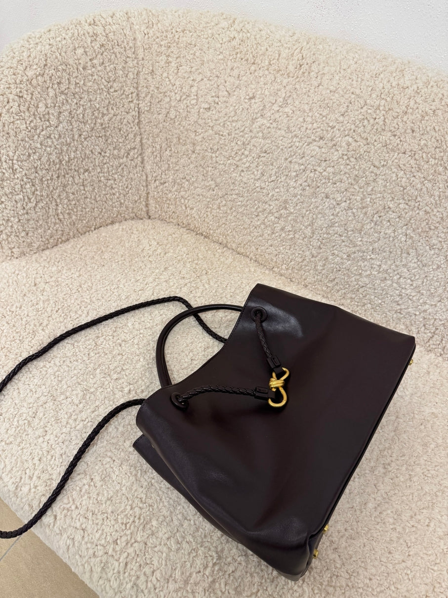 Jennifer - Sleek Leather Tote