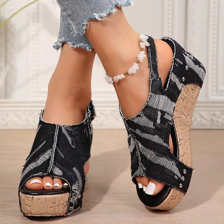 Umara - Chic Wedge Sandals