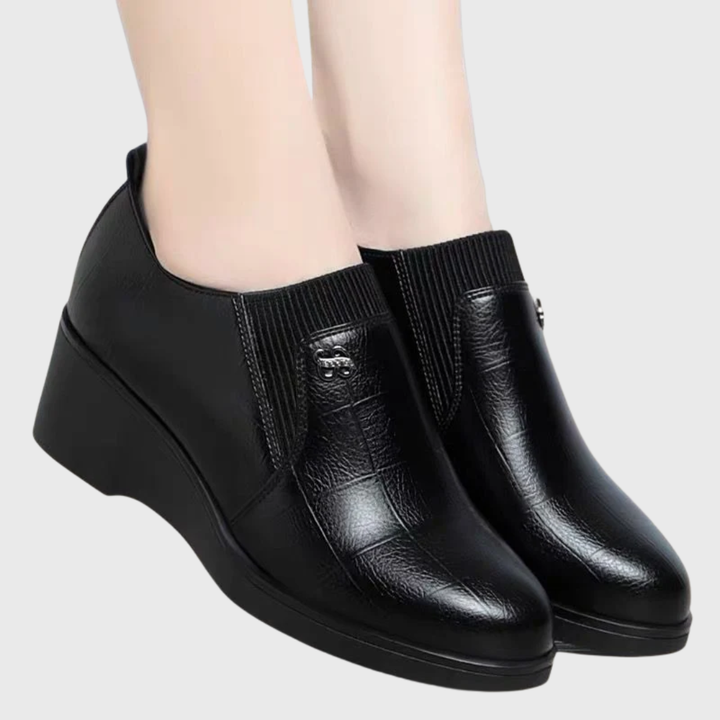 Zoe - Sleek Leather Boots