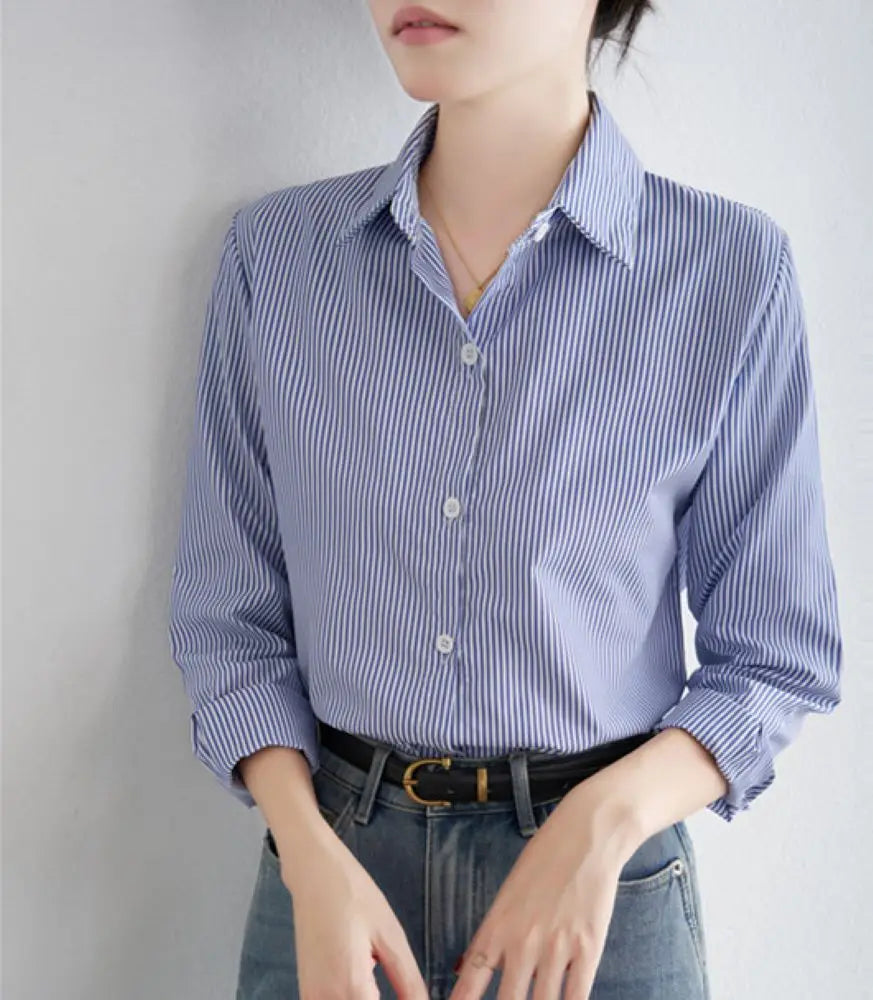 Faye - Chic Cotton Blouse