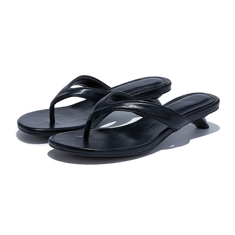 Xoe - Sleek Minimalist Sandal