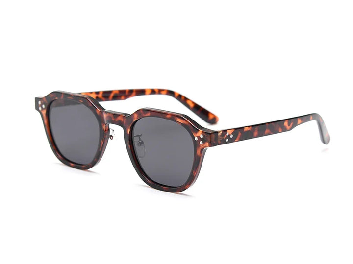 Quincy - Sleek Retro Sunglasses