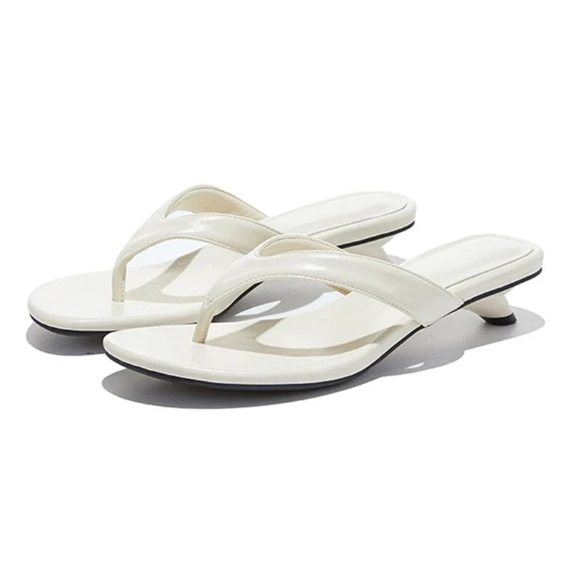 Xoe - Sleek Minimalist Sandal