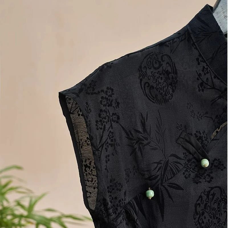 Layla - Elegant Jacquard Blouse