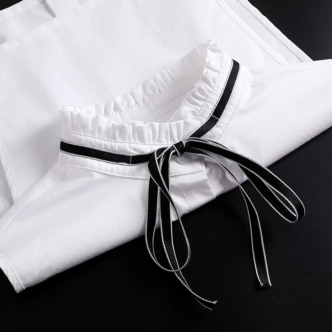 Daisy - Chic Ruffled Collar