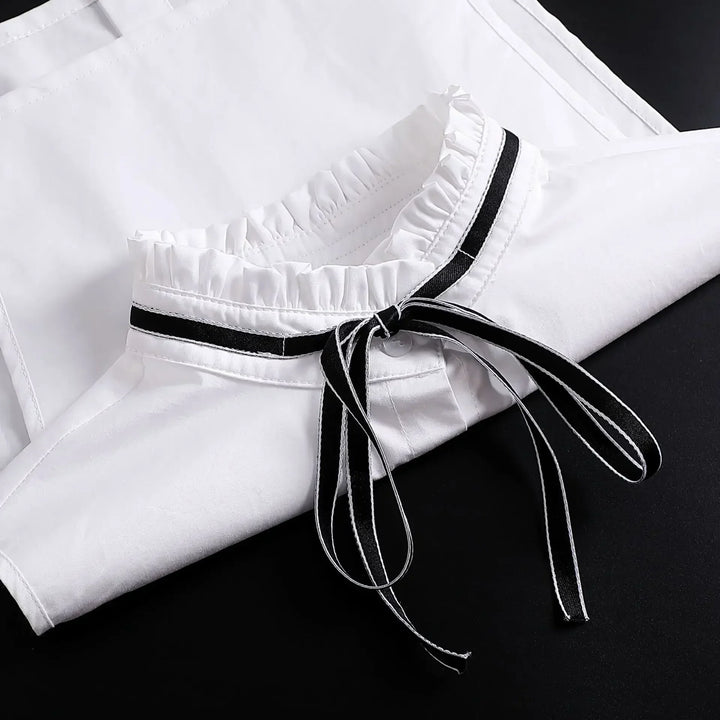 Daisy - Chic Ruffled Collar