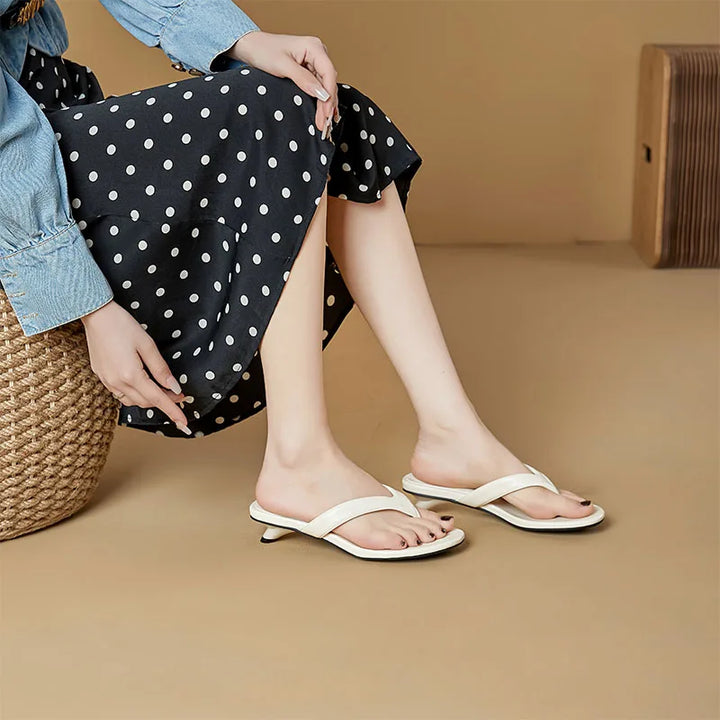 Xoe - Sleek Minimalist Sandal