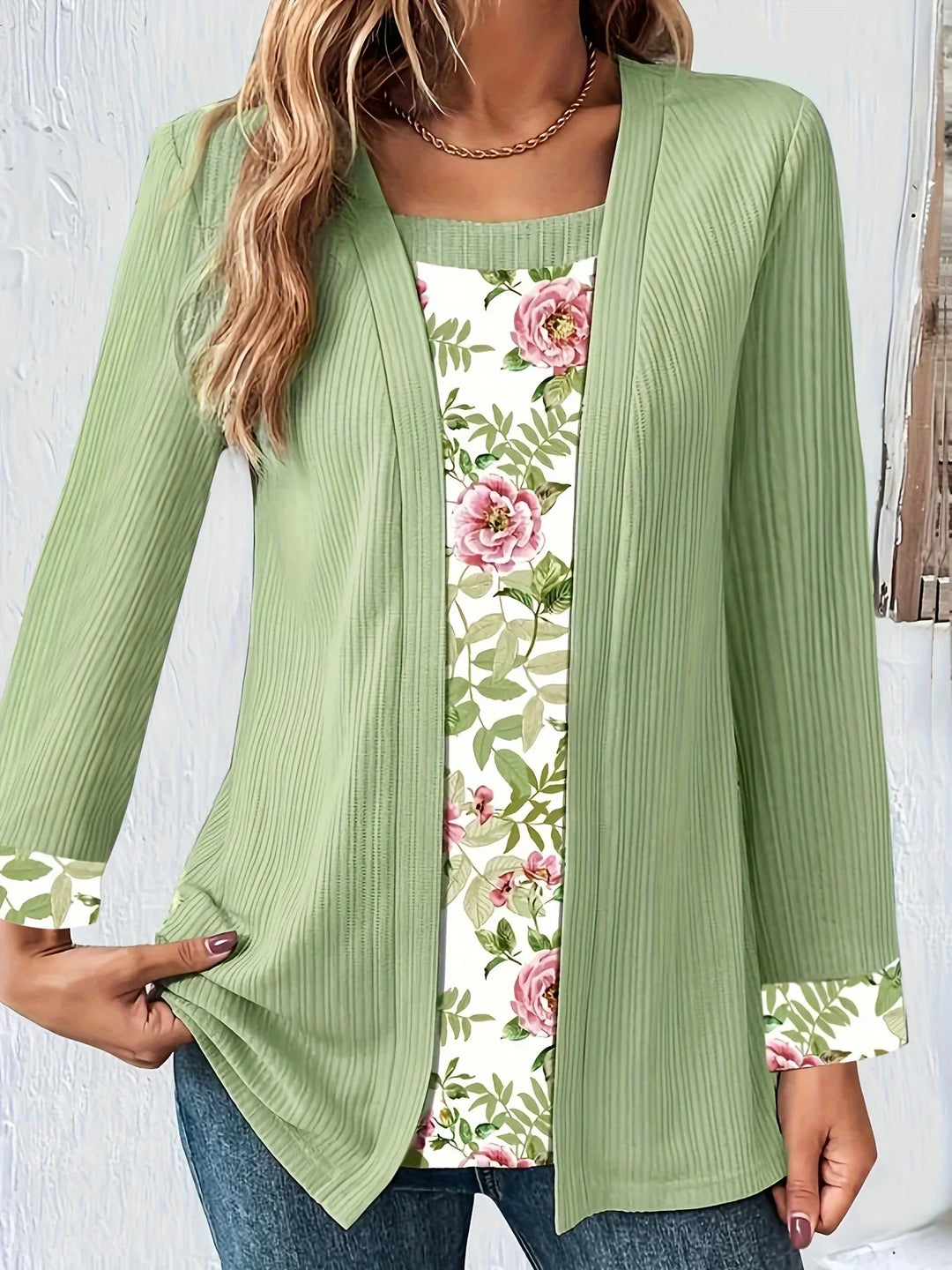 Ophelia - Effortless Floral Blouse