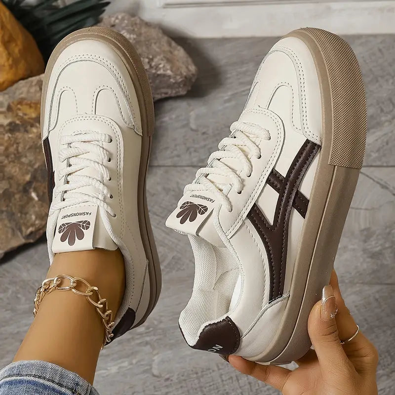 London - Cozy Retro Sneakers