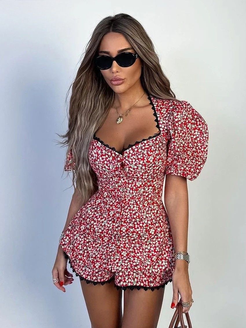 Quintina - Chic Floral Romper