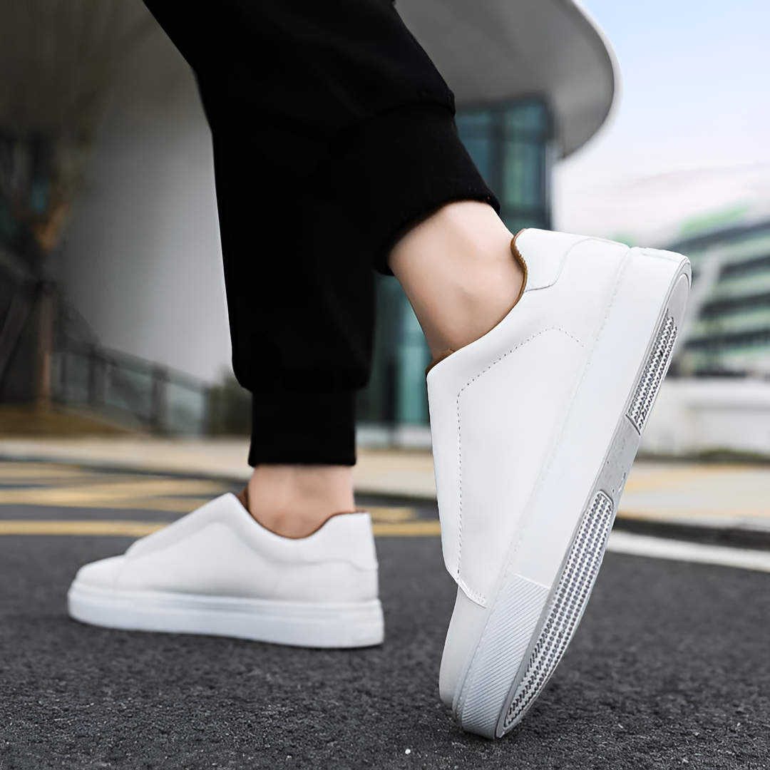 Henley - Sleek Leather Sneakers