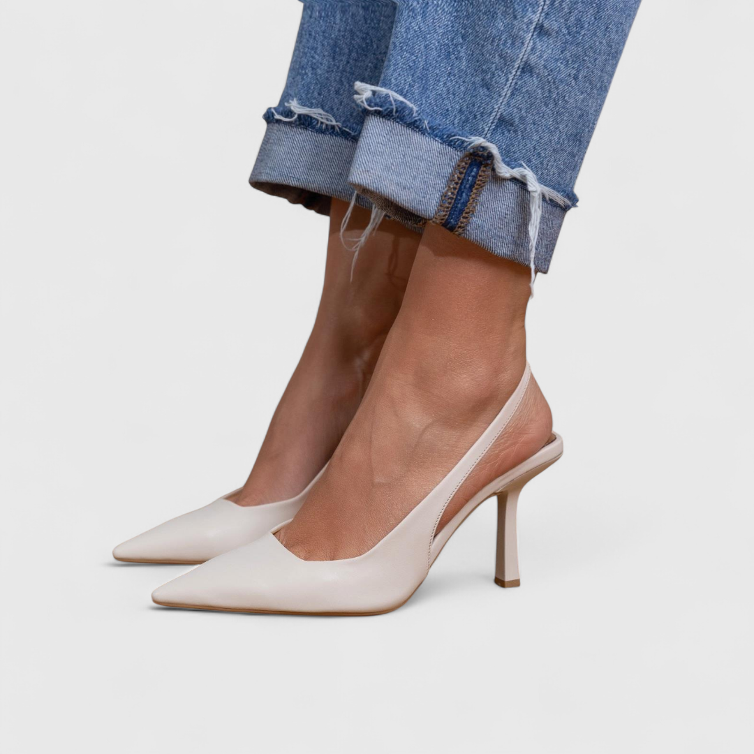 Roxanne - Sleek Velvet Pump
