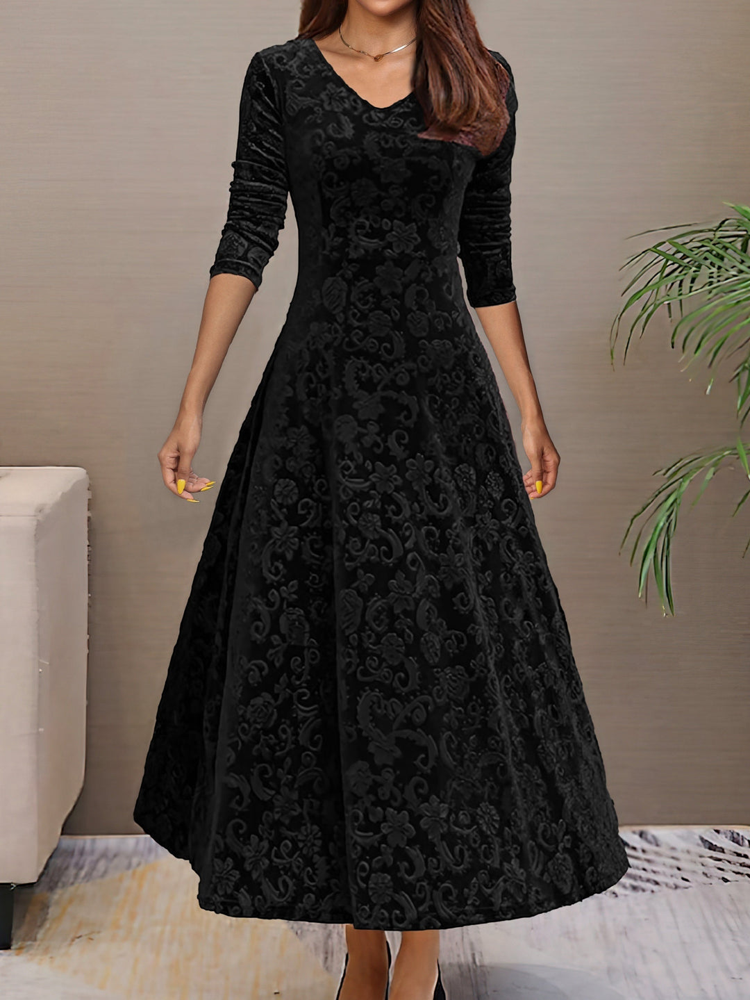 Henrietta - Luxurious Velvet Dress