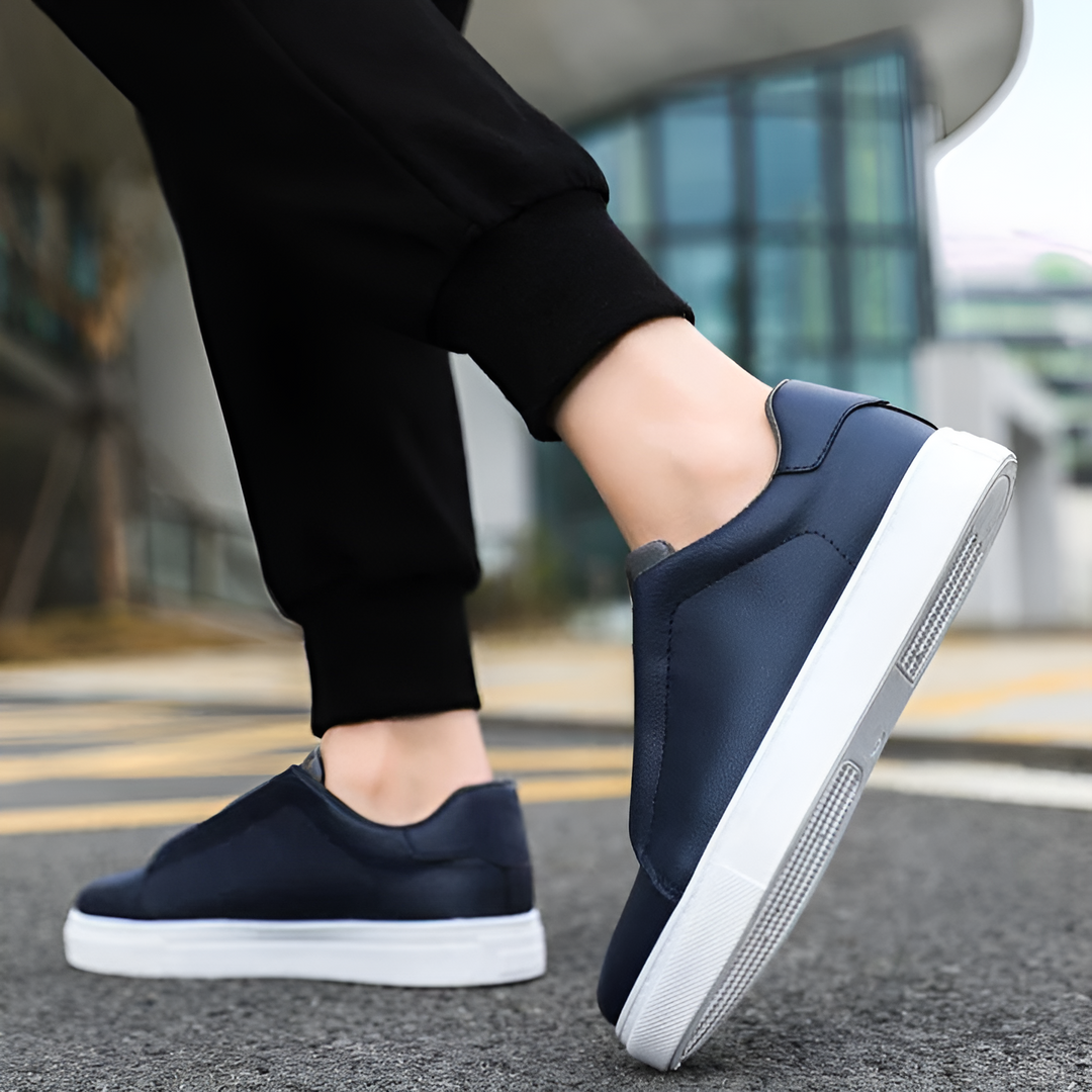 Henley - Sleek Leather Sneakers