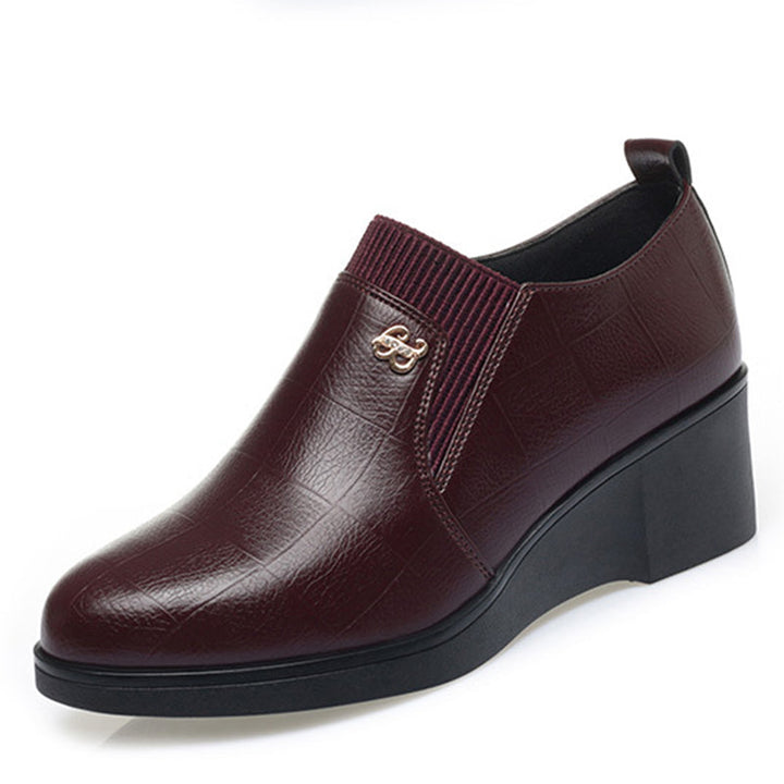 Zoe - Sleek Leather Boots
