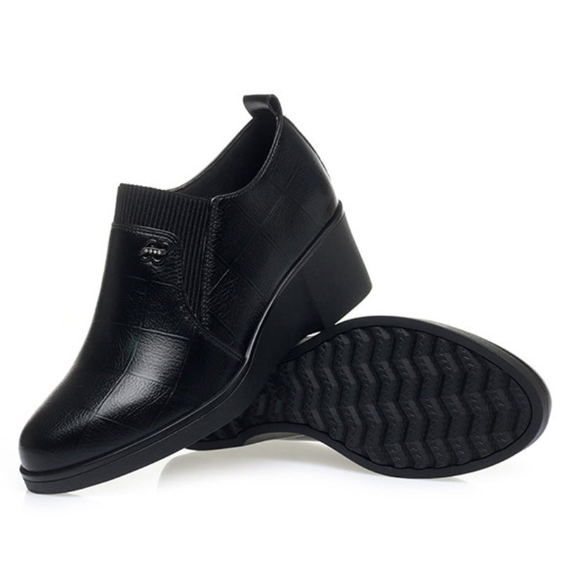 Zoe - Sleek Leather Boots