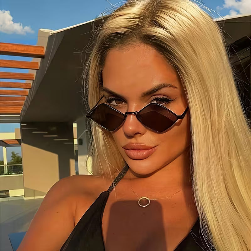 Noelle - Sleek Geometric Sunglasses